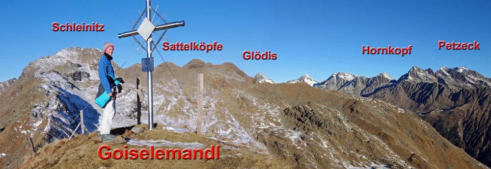 am ersten Gipfel erhalten wir einen Überblick des Klettersteigverlaufs über den Grat der Sattelköpfe auf die Schleinitz; rechts bereits etliche prominente 3000er der Schobergruppe