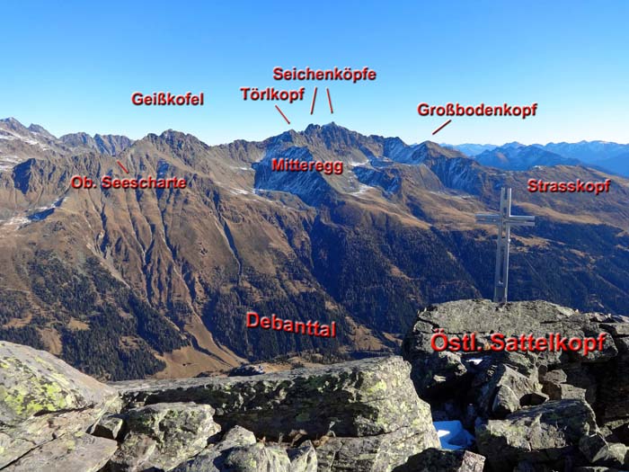 Gipfelblick vom Östlichen Sattelkopf übers Debanttal nach O