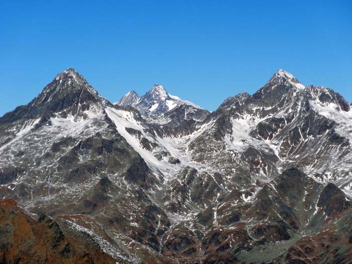 ... wie etwa hier auf den Großglockner, gerahmt von Glödis (links) und Talleitenspitze