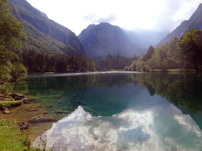 ... und Hinteren Bluntausee, welche nur durch einen schmalen Damm voneinander getrennt sind