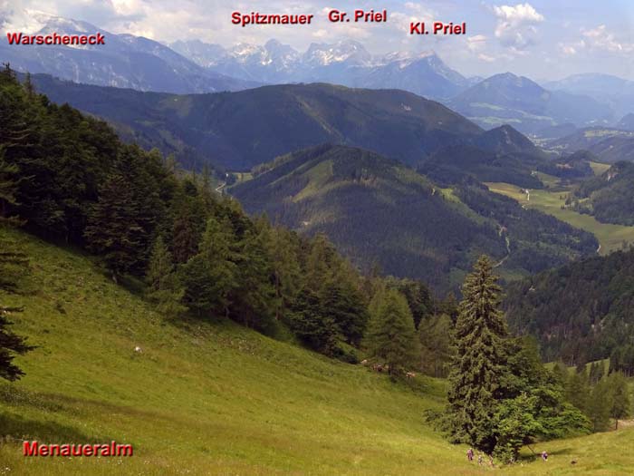 bald wird der Blick frei auf den höchsten Berg des Toten Gebirges