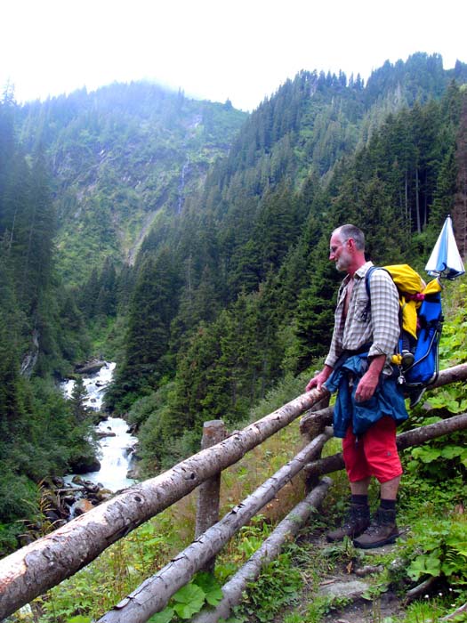 circa eineinhalb Kilometer oberhalb des Hopffeldbodens zweigt aus dem Obersulzbachtal der Steig ab ...