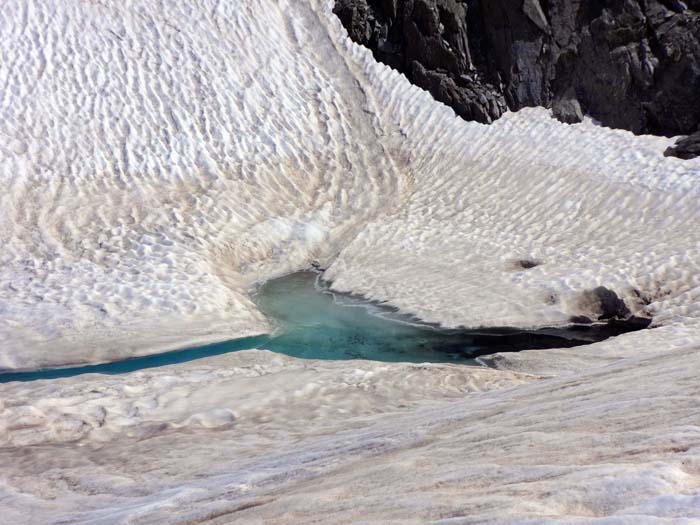 Schmelzwasserseen geben dem Gelände ein arktisches Gepräge