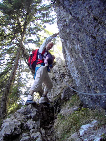 durch die etwa 30 m hohen Westabbrüche des Gr. Sonnstein führt ein kurzer Klettersteig hinauf zur obersten Südflanke mit dem Normalweg