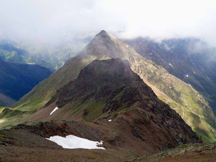 auf der vierten Etappe erwarten uns am Degenhorn-Westgrat und über die höchsten Gipfel der Villgratner (Weiße und Rote Spitze) die schwierigsten Passagen der Gesamtüberschreitung