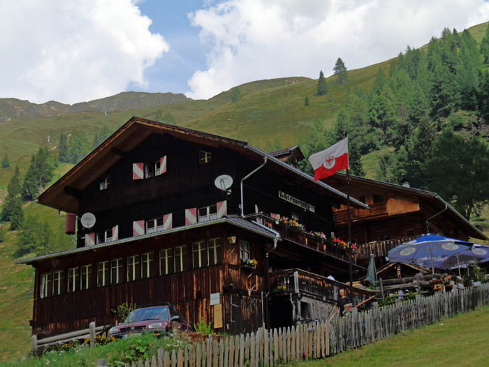 zurück in der Zivilisation: die gastliche Volkerzeinhütte im hintersten Winkeltal