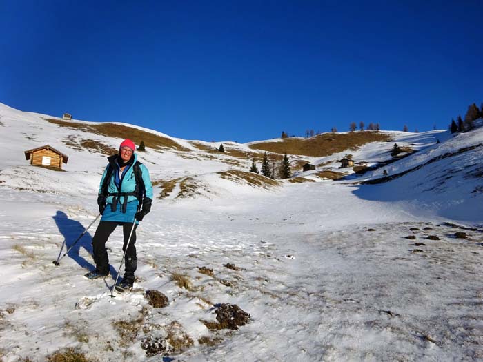 unterhalb des Wilde-Wiese-Sattels zwischen Dorfberg und P. 2099 (Huiterbodenspitze) macht uns der Schnee noch keine Mühe