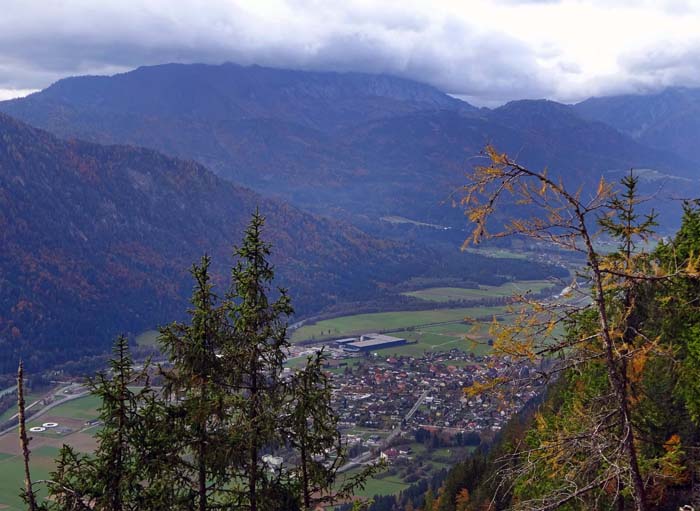 Blick auf Steinfeld im Drautal