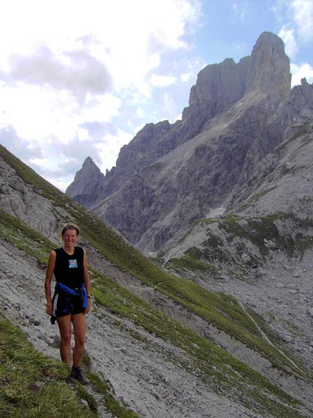 vom Steiglpass geht's am oberen der drei querlaufenden Steige ...