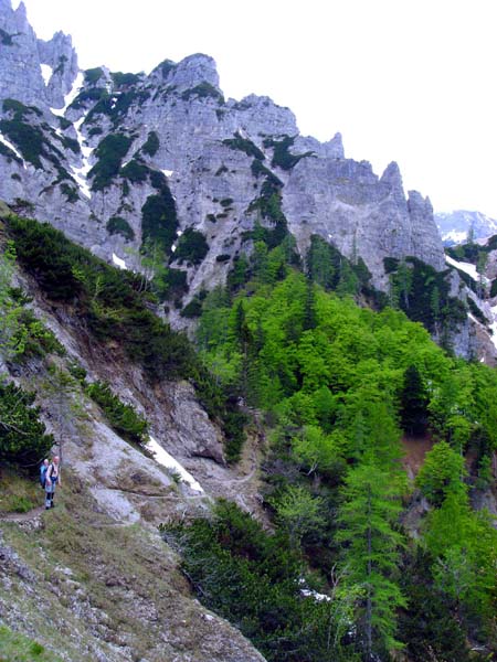 der Nordgrat der Sneslitz schiebt sich immer näher