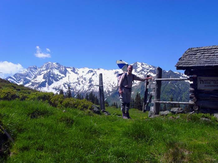 die Einbrennhütte am Lachalm Höhenweg gegen SW (Habachkamm)