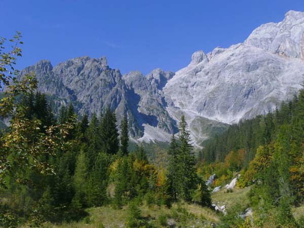 das Birgkar von SO; ganz links die Taghaube, rechts oben der Hochkönig