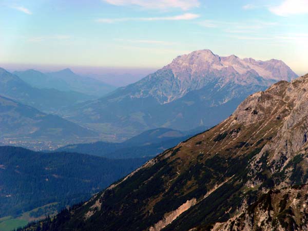 gegen WNW das Becken von Saalfelden mit den Leoganger Steinbergen