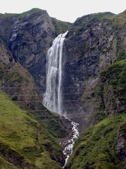 auf dem Weg in die Keesau passieren wir den Tauernbachfall, ...