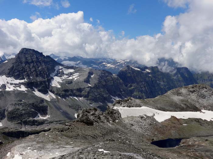 Abstieg nach Westen gegen Tauernkogel und Freiwand