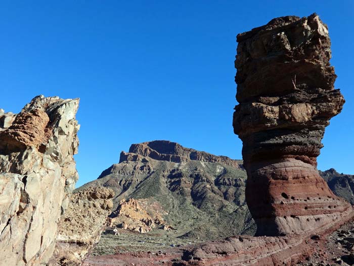 die Bilder stammen vom östlichen Rand der Roques de García, rechts der berühmte Roque Chinchado