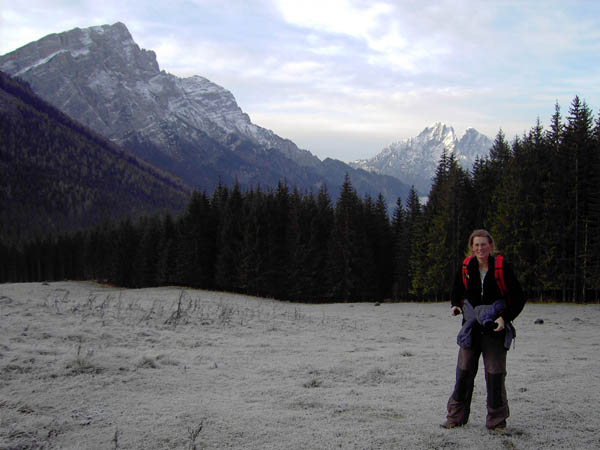 ein frostiger Morgen auf der Hörantalm; links die Planspitze, rechts Admonter Reichenstein und Sparfeld