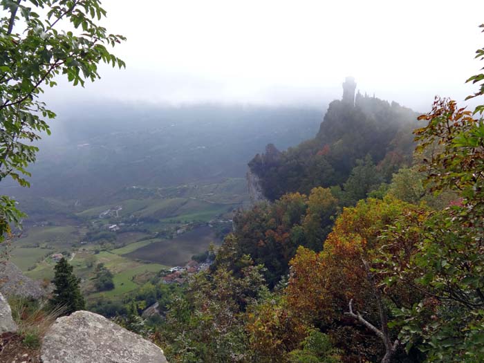 Rückblick vom Gipfelkamm auf den 3. Turm