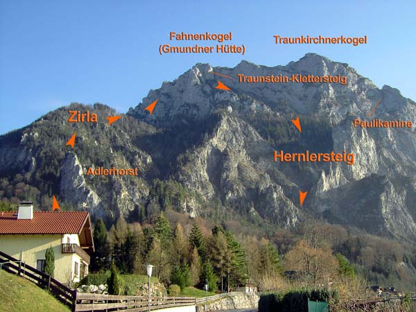 der Traunstein von NW mit Zirla und Hernlersteig