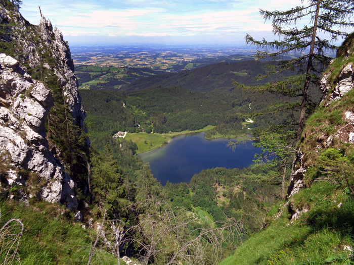 immer wieder Tiefblicke zum Laudachsee