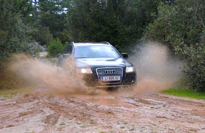 auf der Piste in Richtung Südwestküste kann Gottfried seine Offroad-Gelüste voll ausleben