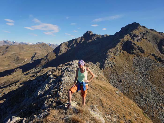 Rückblick von der flachen Schulter im Traunleitenspitze-Nordostgrat auf Gschritt und Gamsburg (links)