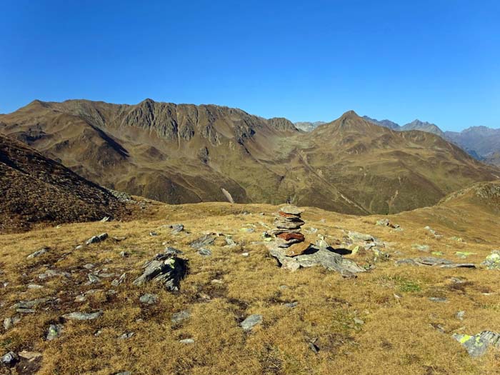 ... wo wir den bezeichneten Übergang von der Unterstalleralm ins Defereggental kreuzen