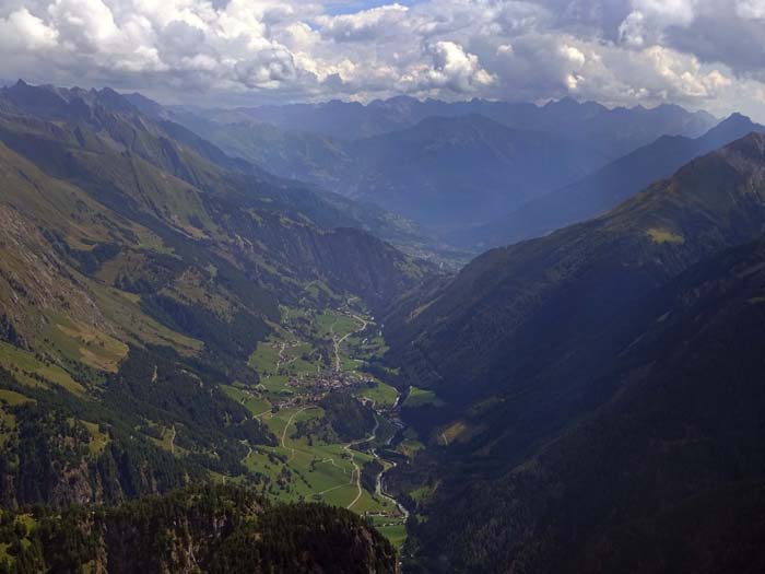 Virgental mit Matrei und Schobergruppe im Hintergrund Virgental mit Matrei und Schobergruppe im Hintergrund