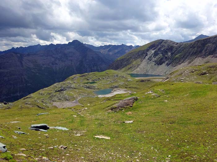 ... in die weitaus lieblichere Hohe Gruben, die wir anschließend diagonal zum Fuß des Schinagl hin durchwandern ... in die weitaus lieblichere Hohe Gruben, die wir anschließend diagonal zum Fuß des Schinagl hin durchwandern