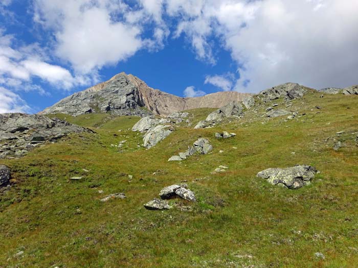 ... welches gemächlich von der Steingrube herunterzieht, ... ... welches gemächlich von der Steingrube herunterzieht, ...