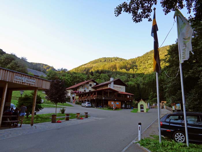 der Eingang zur Ysperklamm beim Gasthof Forellenhof