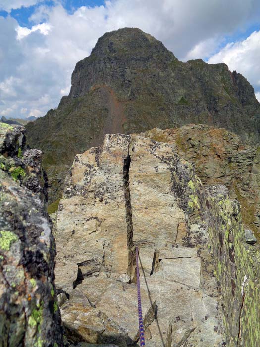 einmalig originell: der Sicherungsschlitz am dritten Zacken