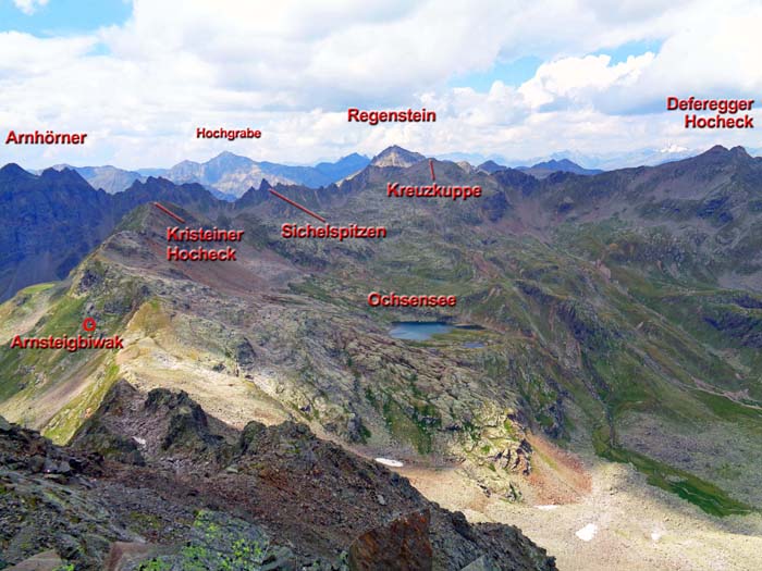 gegen Westen die Gratfortsetzung bis zum Regenstein