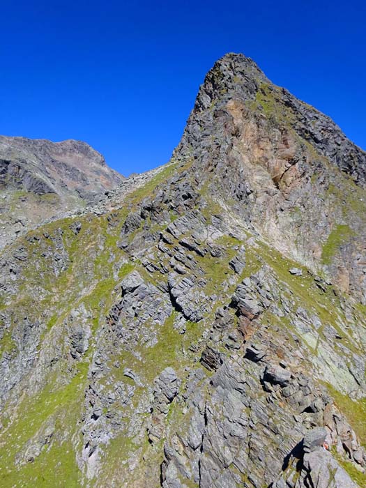 ... und gegenüber der SO-Grat (lt. Mair-Führer Schwierigkeitsgrad 3, schöne, ausgesetzte Kletterei) aufs Kleine Petzeck, unseren nächsten Gipfel