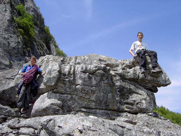 ... kommen auch Kletterer nicht zu kurz; heute allerdings steigen wir über die wanderbare Nordflanke zum ausgesetzten Gipfel