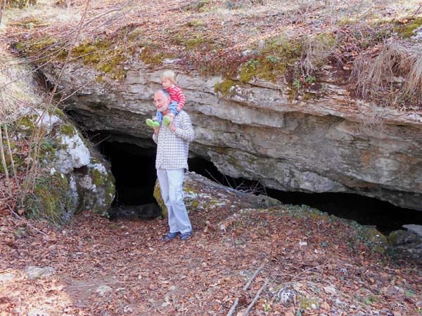 nach dem herzlichen Empfang im Weiler am NO-Fuß des Berges folgt bald die nächste Überraschung in der sanften Nordflanke