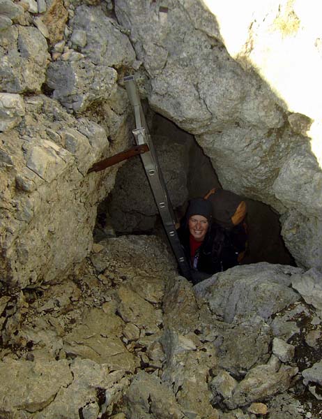 Ulli verschwindet im Mittagsloch nur wenige Meter unterhalb des Stöhrhauses