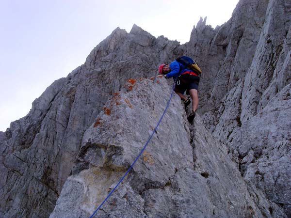 Thomas führt souverän seine erste Alpintour (4. SL)