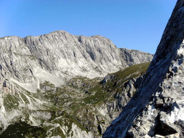 Blick vom Kantenstand hinüber zu den Südwänden von Hochschwab und Kl. Schwab