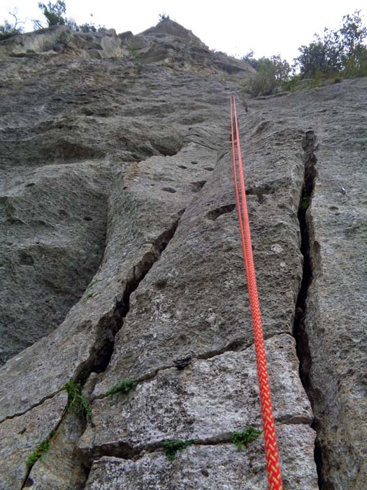 Settore Centrale: La Pulce, 5c - sehr klassisch, sehr abgespeckt, wem es gar zu glatt ist, der weicht links in die Via di Lì, 6a+ aus