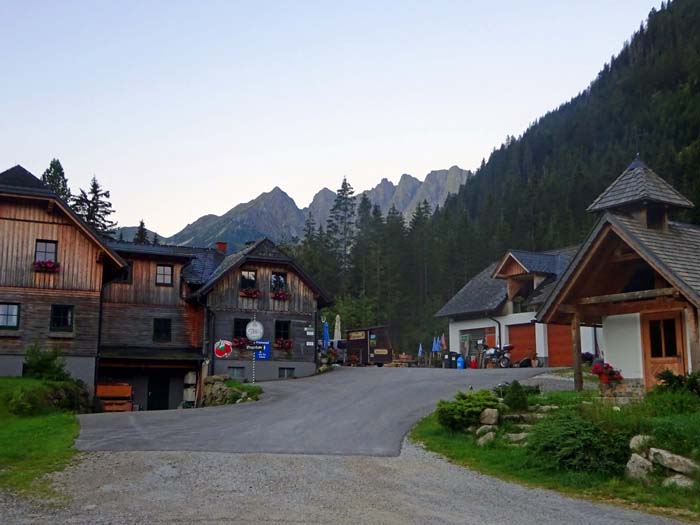 Aufbruch beim Gasthof Bergerhube im hintersten Triebental