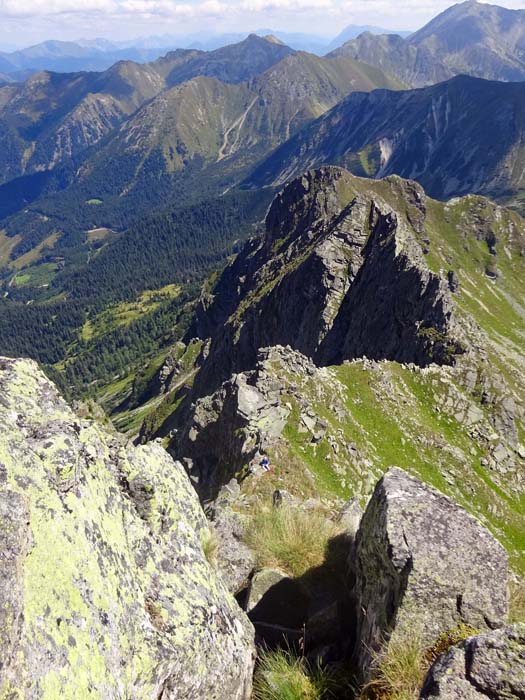 Tiefblick auf Ullis Standplatz am Fuß des Vorturms