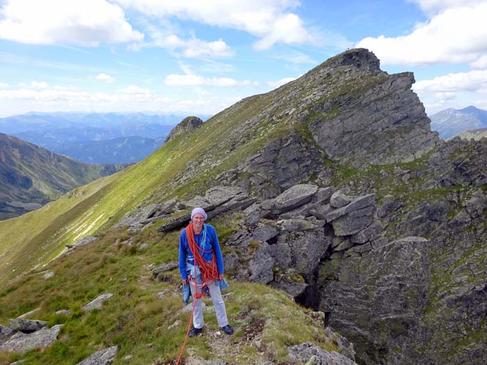 am Westgipfel des Mittleren Gamskogel stehen wir unvermittelt auf wanderbarem Gelände ...