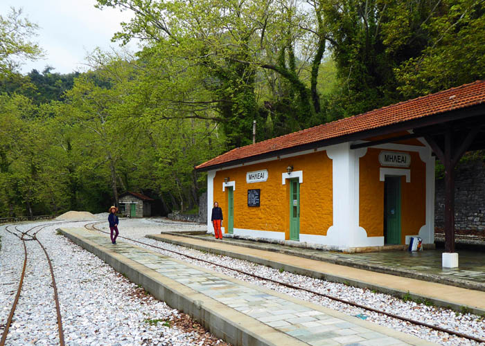 ein Pilgerziel für Schmalspurfans: der Bahnhof von Milies - Ausgangspunkt für den nächsten Klettergarten