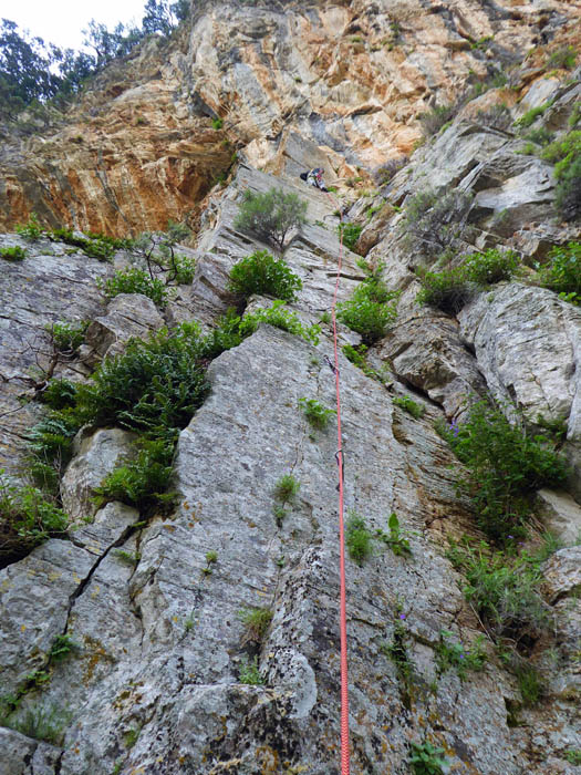 Erich in einer brandneuen Route am linken Wandrand, 5c; 20 weitere zwischen 6a+ und 7c+