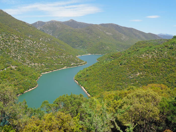 ... oder unerwartete Landschaftsbilder wie am einsamen Ládona-Stausee