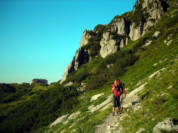 auf dem Weg zum Steiglpass, hinten links die Hofpürglhütte