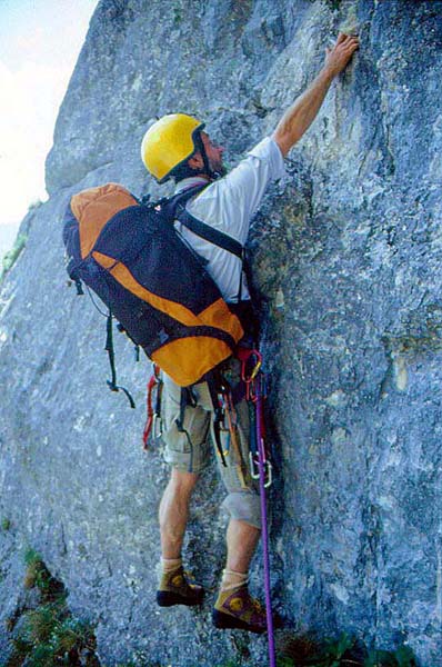 die Schlüsselstelle bei der Erstbegehung: die 3-m-Stufe aufs Thank God Ledge, 6,...