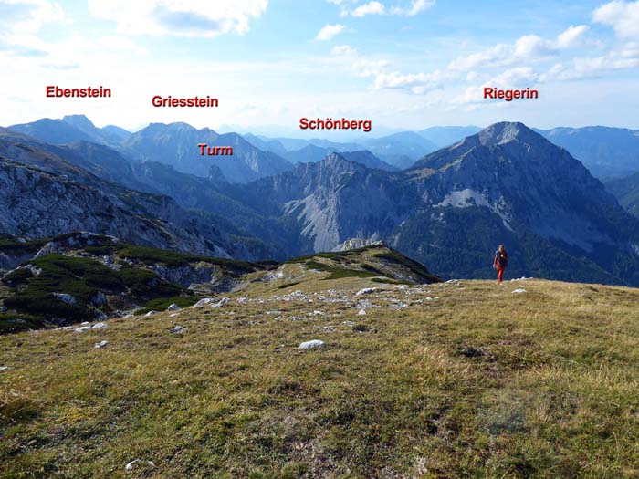 herrlich-herbstliches Hochschwab-Hochflächen-Feeling auf den letzten Metern zum Gipfel, ...