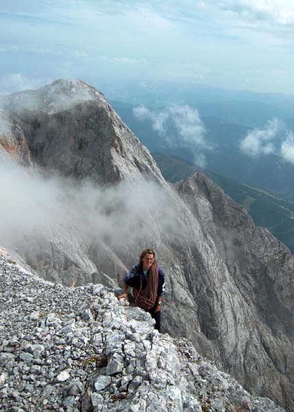 Ausstieg auf den Gipfelkamm, dahinter Bratschenkopf und Wetterriffl